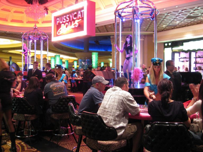 Mistakes you need to avoid while in the casino