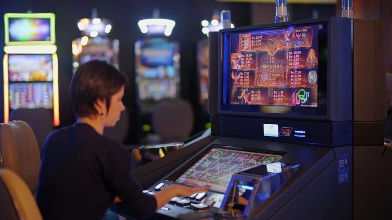 How to Play Slots and Slots Rules & Types