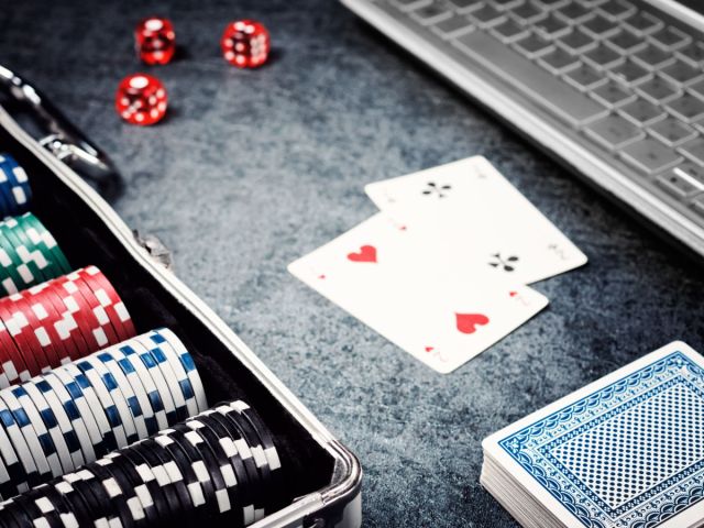 What makes online casinos so popular?