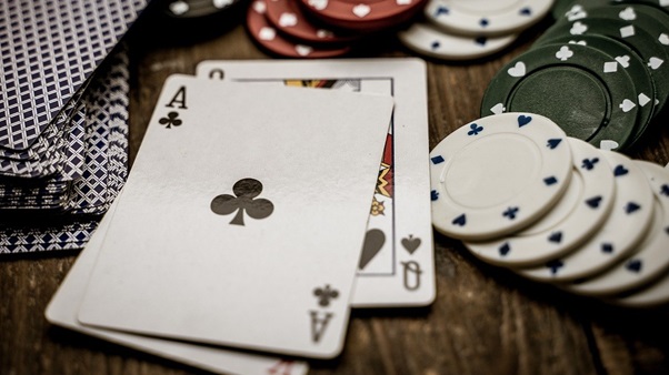 Advantages of Playing Baccarat Online